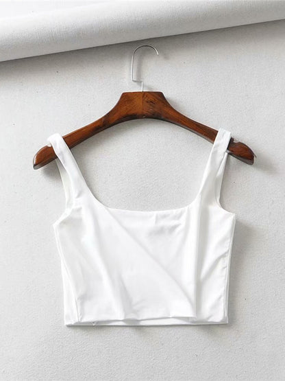 Well Tailored Top with a Graceful Silhouette