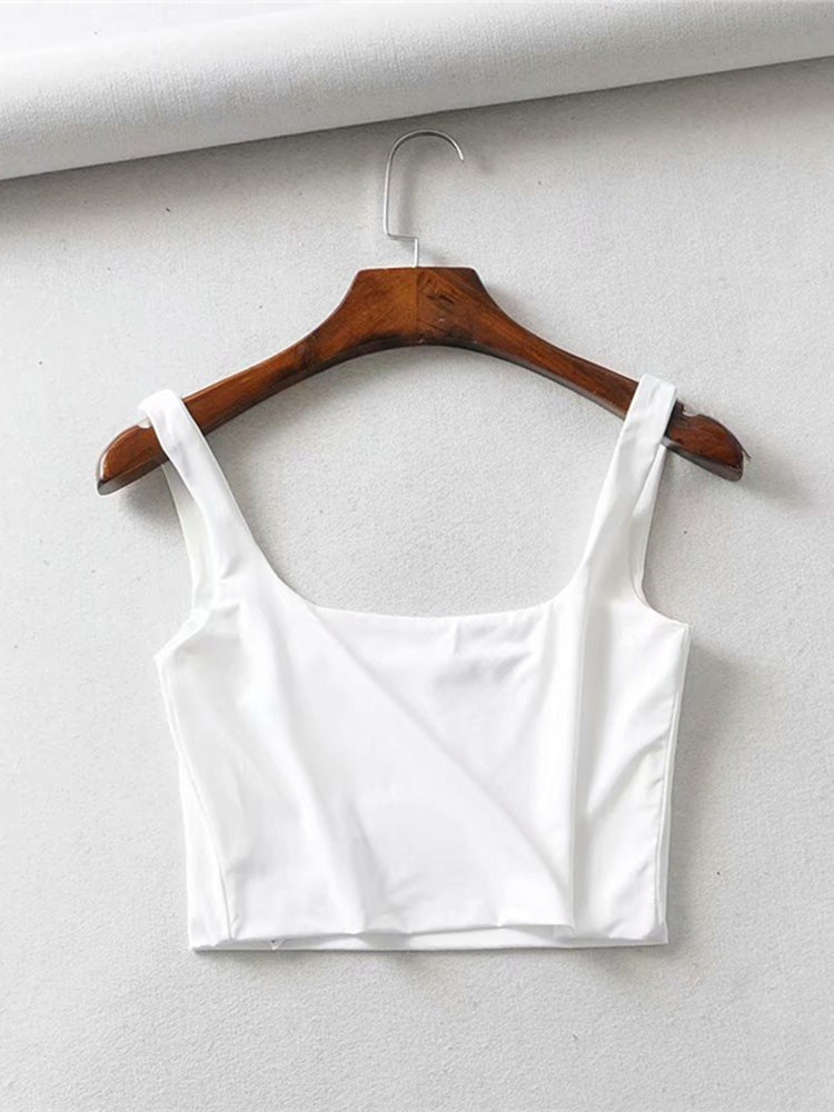Well Tailored Top with a Graceful Silhouette