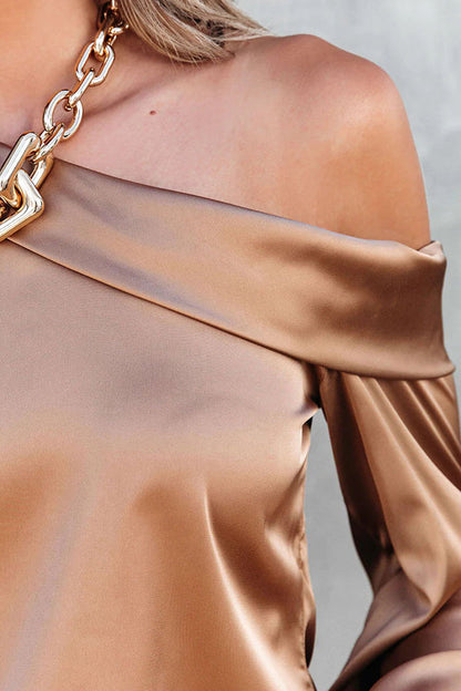 Sophisticated Blouse with a Clean Classic Look