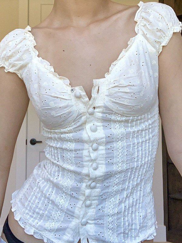 Sophisticated Blouse with a Clean Classic Look