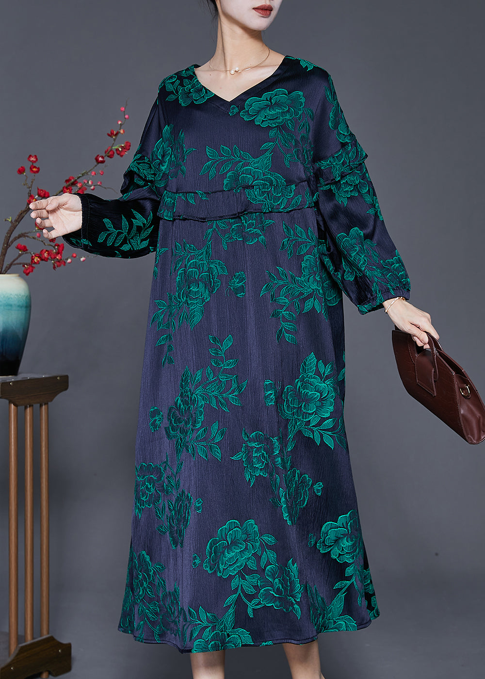 Beautifully Finished Dress in a Timeless Design