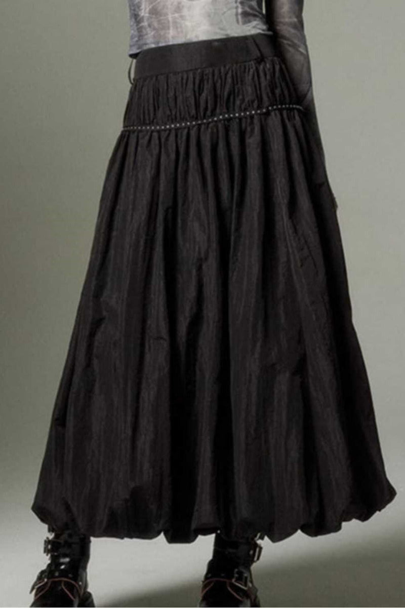 Well Tailored Garment with a Graceful Silhouette