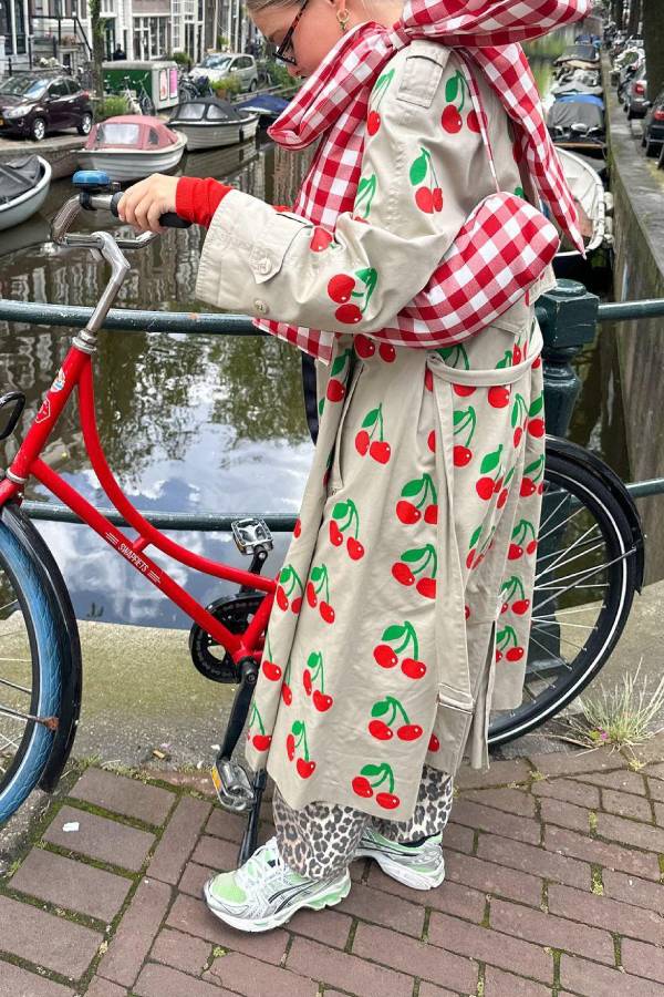 Beautifully Finished Coat in a Timeless Design