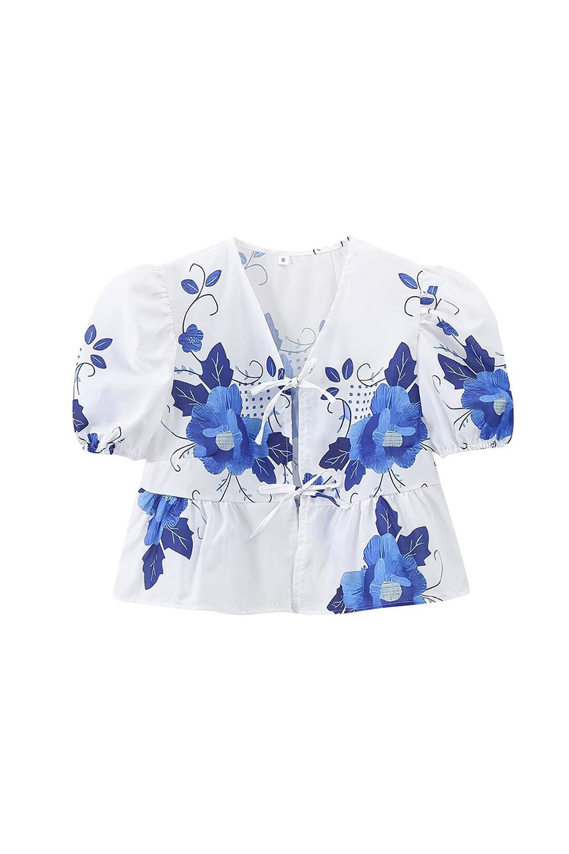 Effortlessly Elegant Blouse with a Timeless Design