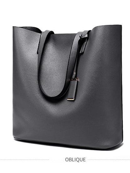 Beautifully Finished Bag in a Timeless Design