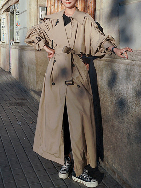 Well Tailored Coat with a Graceful Silhouette