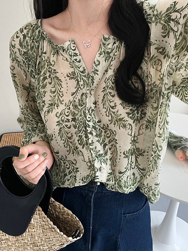 Classic Vintage & Enduringly Stylish Blouse