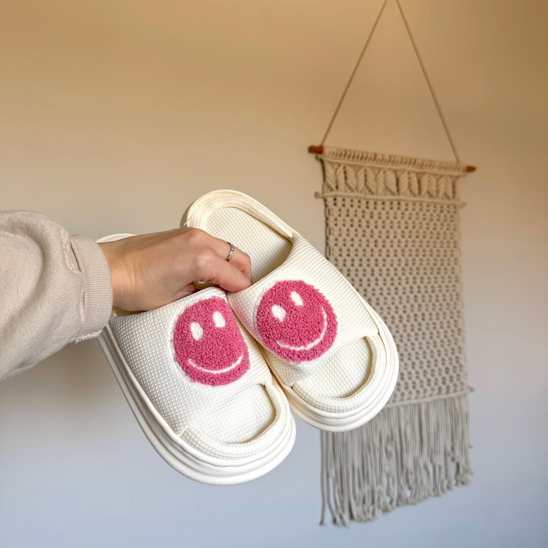 Classic Vintage Sandals with a Flattering Fit