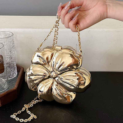 Well Tailored Bag with a Graceful Silhouette