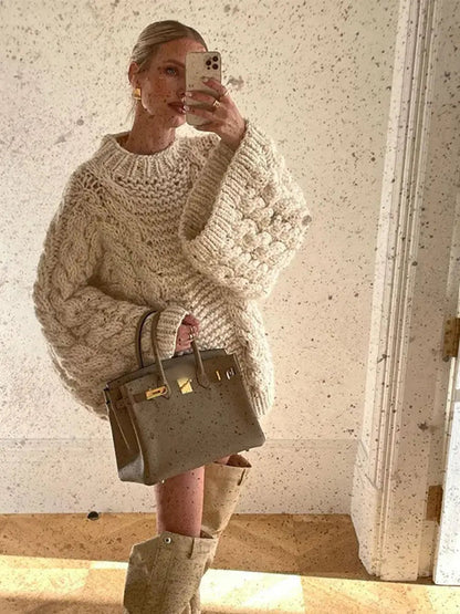 Effortlessly Elegant Sweater with a Timeless Design