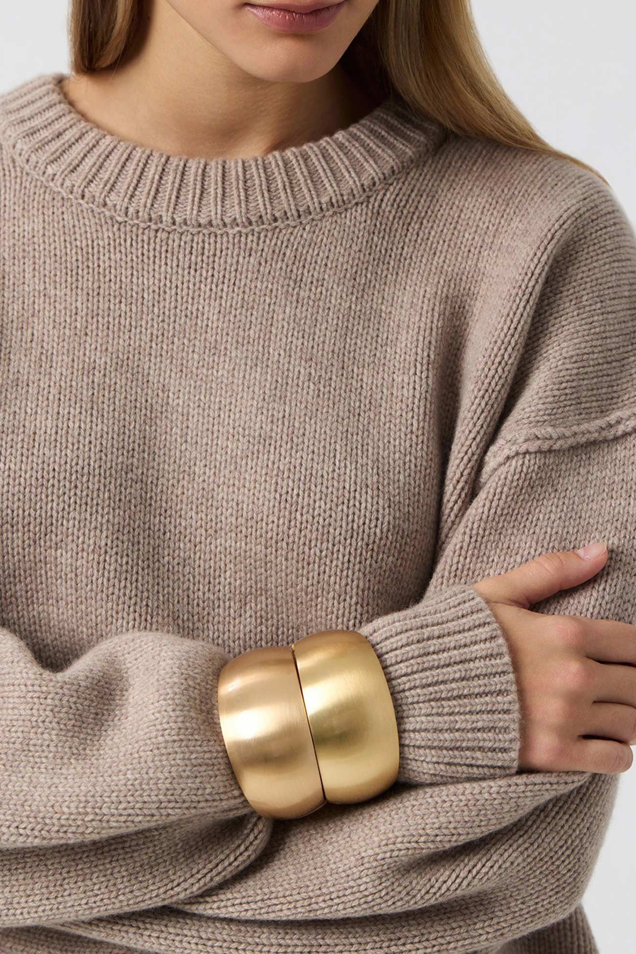 Well Tailored Sweater with a Graceful Silhouette