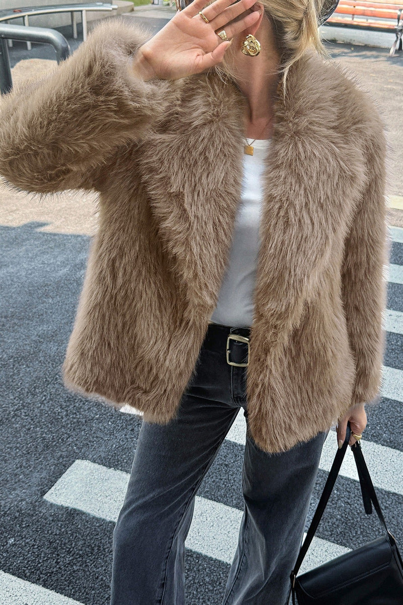 Gracefully Styled Coat for Any Occasion