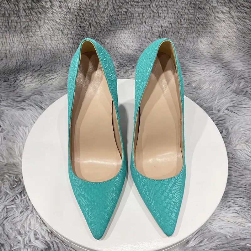 Well Tailored Shoes with a Graceful Silhouette