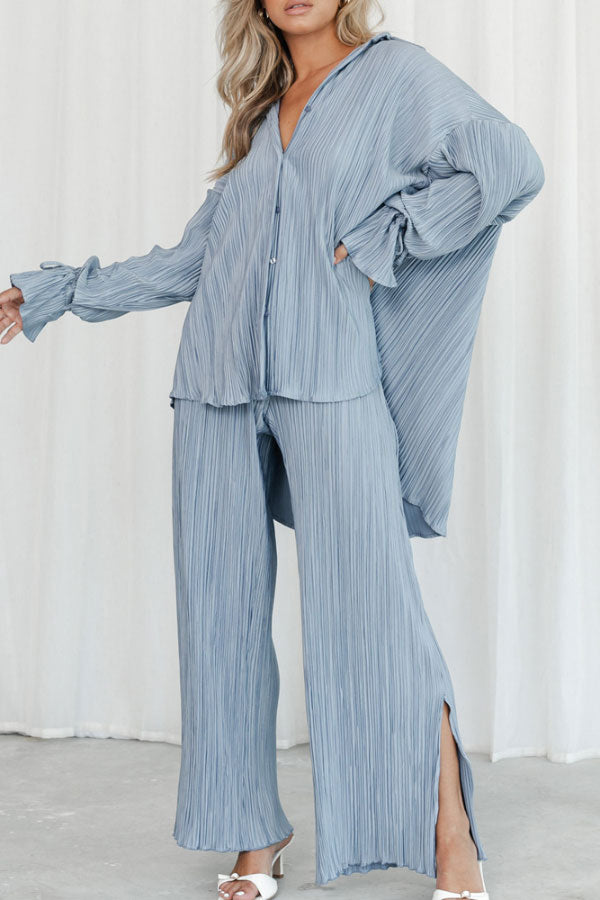 Effortlessly Elegant Garment with a Timeless Design