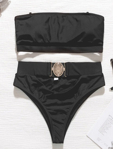 Well Tailored Bikini with a Graceful Silhouette