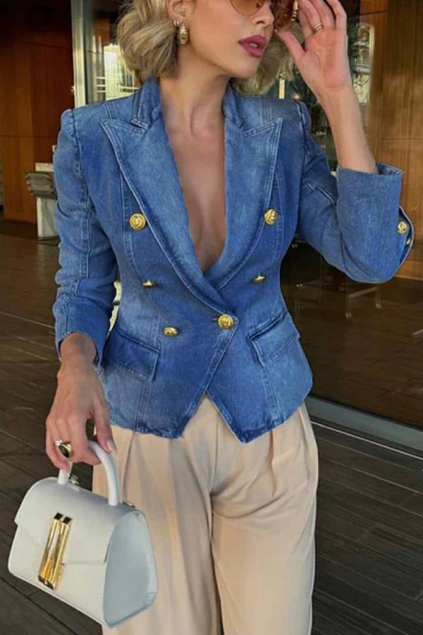 Beautifully Finished Garment in a Timeless Design