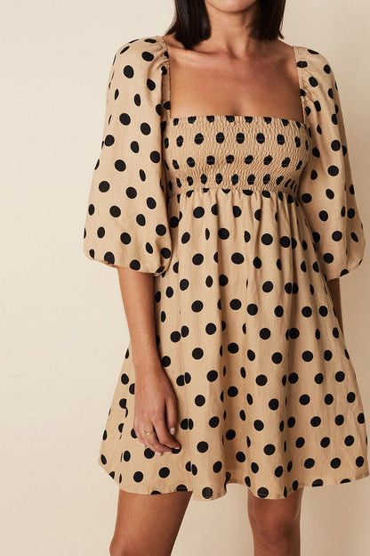 Well Tailored Dress with a Graceful Silhouette