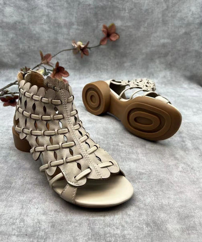 Effortlessly Elegant Sandals with a Timeless Design