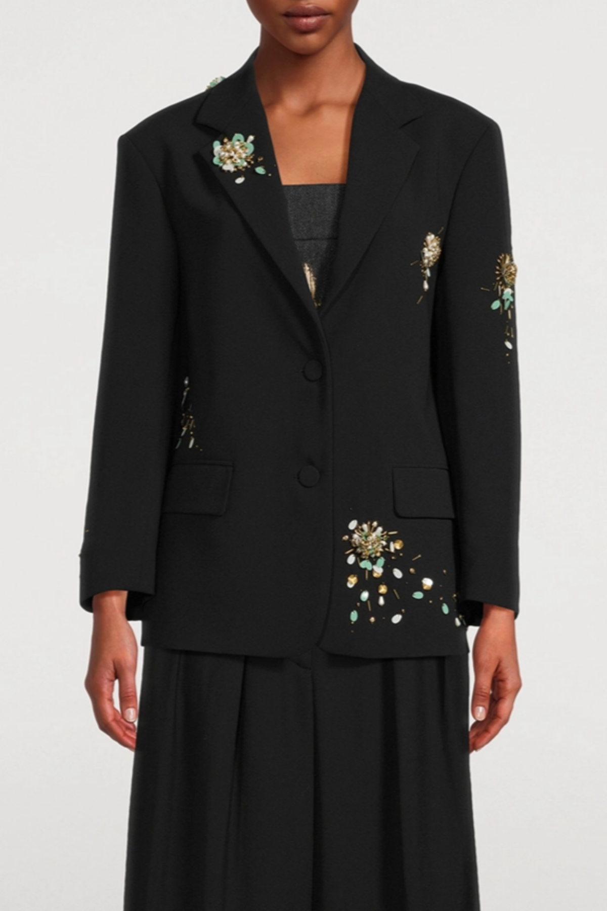 Effortlessly Elegant Garment with a Timeless Design