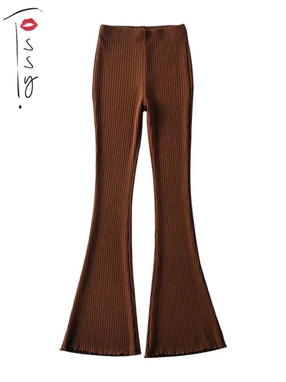 Well Tailored Pants with a Graceful Silhouette