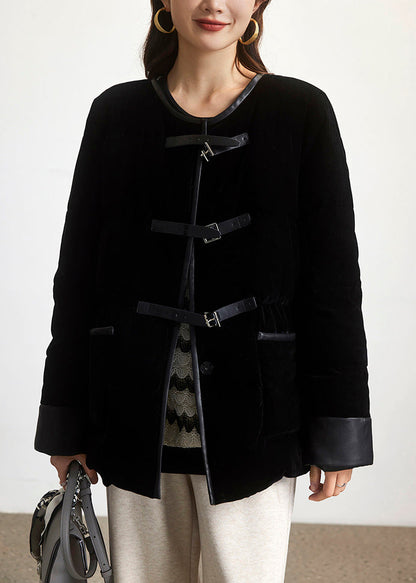 Beautifully Finished Coat in a Timeless Design