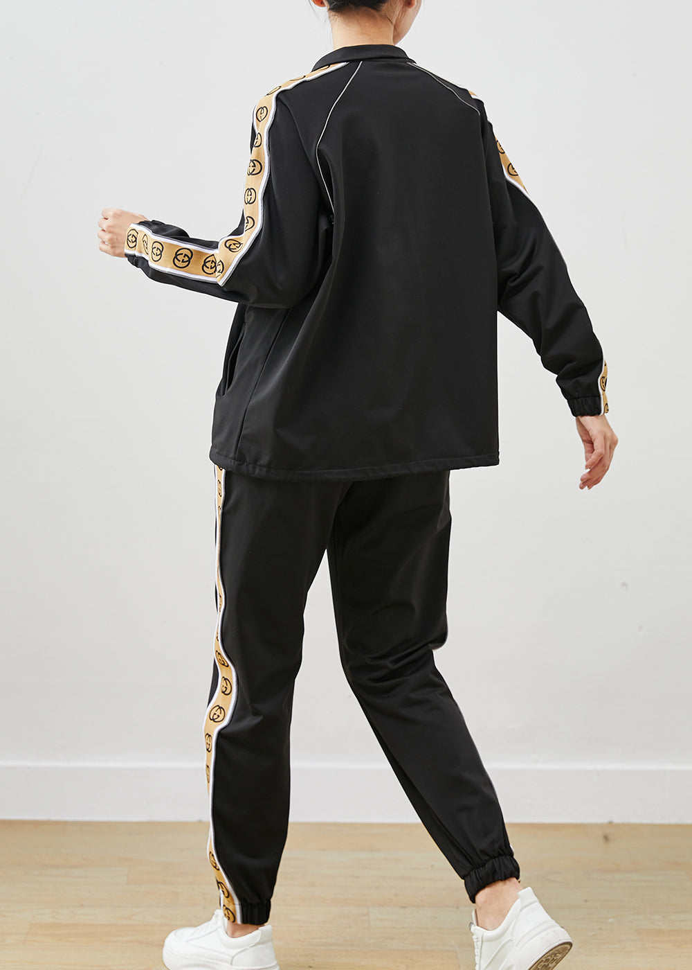 Classic Vintage Shirt with a Flattering Fit