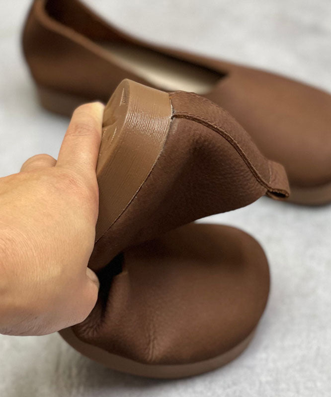 Effortlessly Elegant Shoes with a Timeless Design