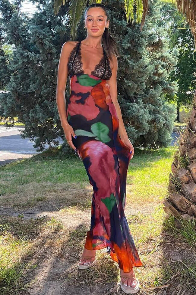 Beautifully Crafted Dress in a Classic Style