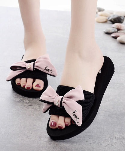 Effortlessly Elegant Sandals with a Timeless Design