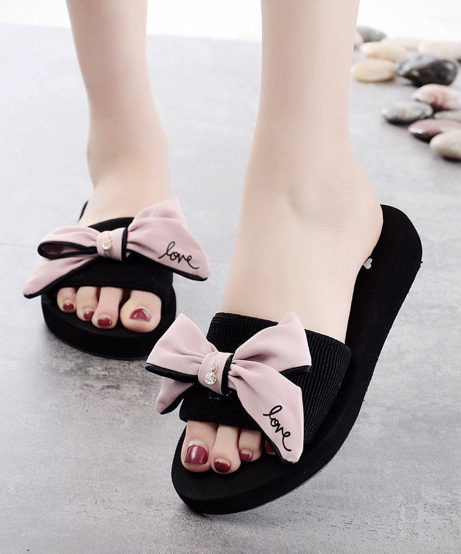 Effortlessly Elegant Sandals with a Timeless Design
