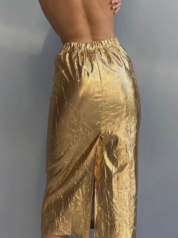 Well Tailored Garment with a Graceful Silhouette