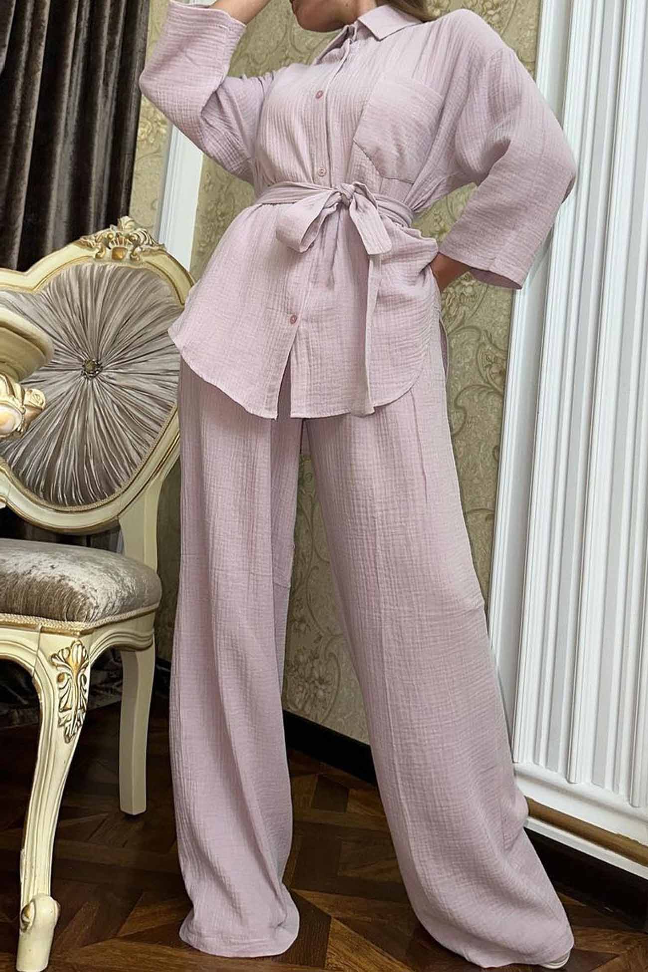 Classic Vintage Pants with a Flattering Fit