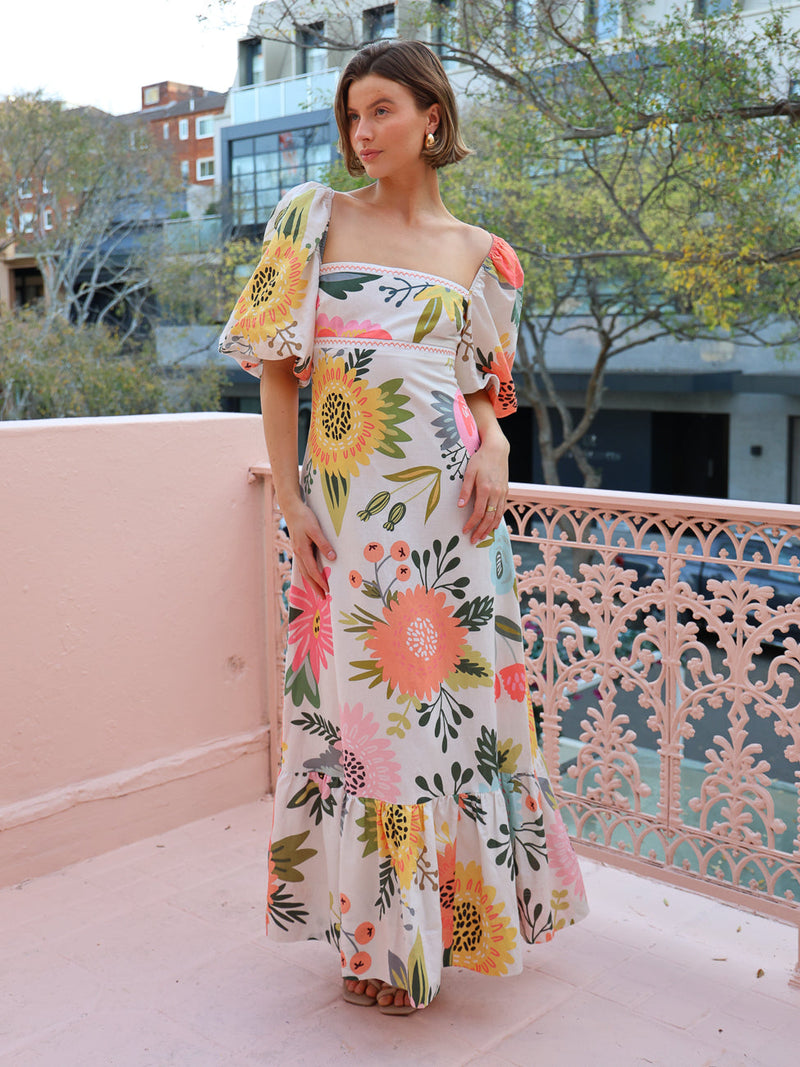 Classic Vintage Dress with a Flattering Fit