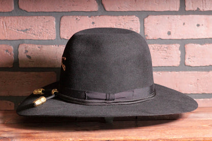 Sophisticated Garment with a Clean Classic Look