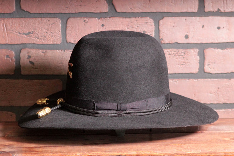 Sophisticated Garment with a Clean Classic Look