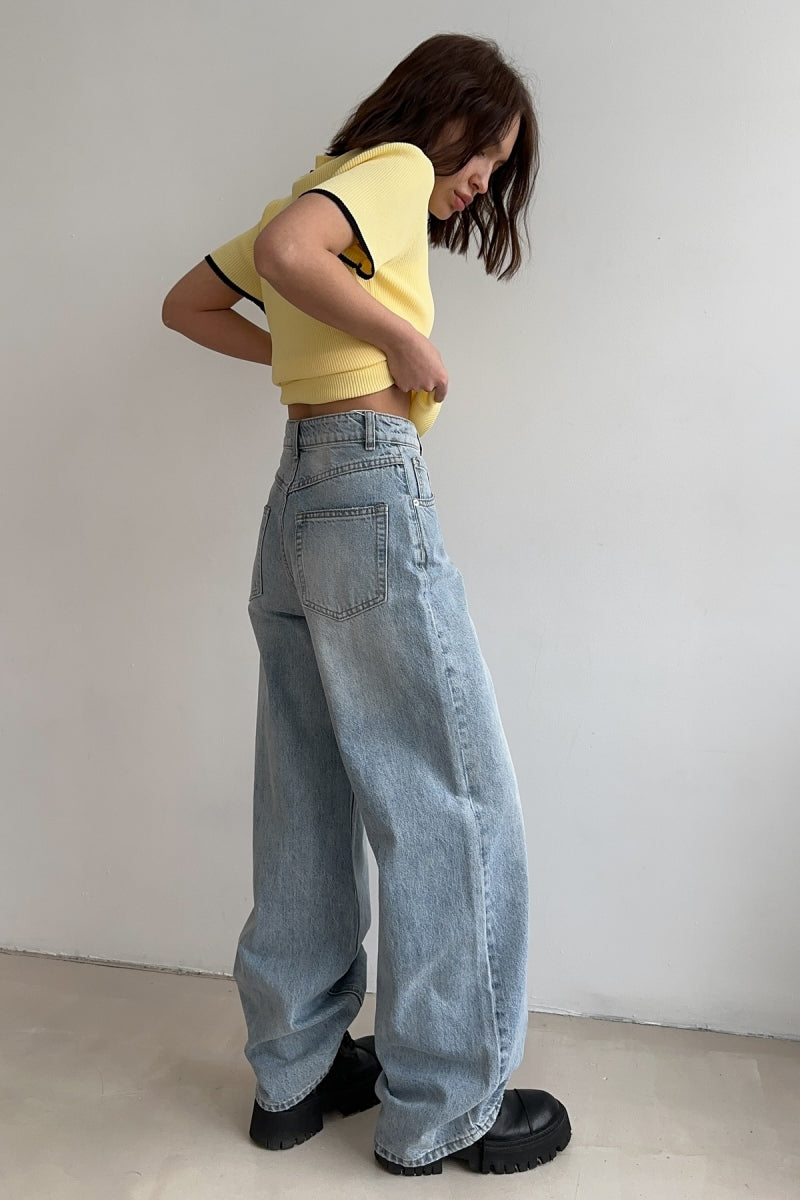 Well Tailored Top with a Graceful Silhouette
