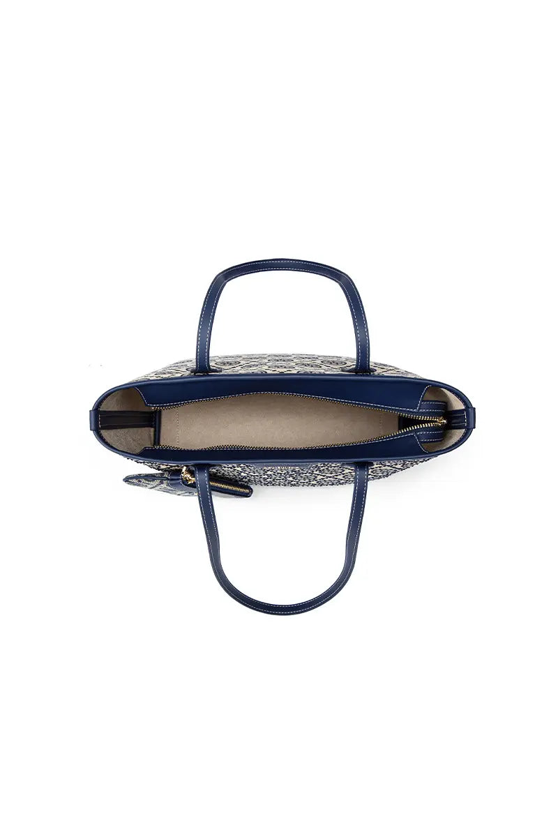 Well Tailored Bag with a Graceful Silhouette