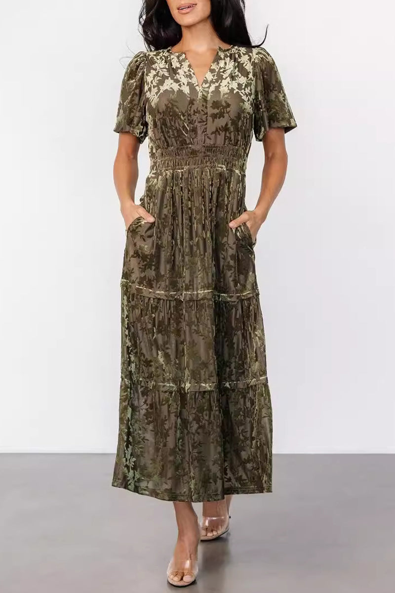 Well Tailored Dress with a Graceful Silhouette