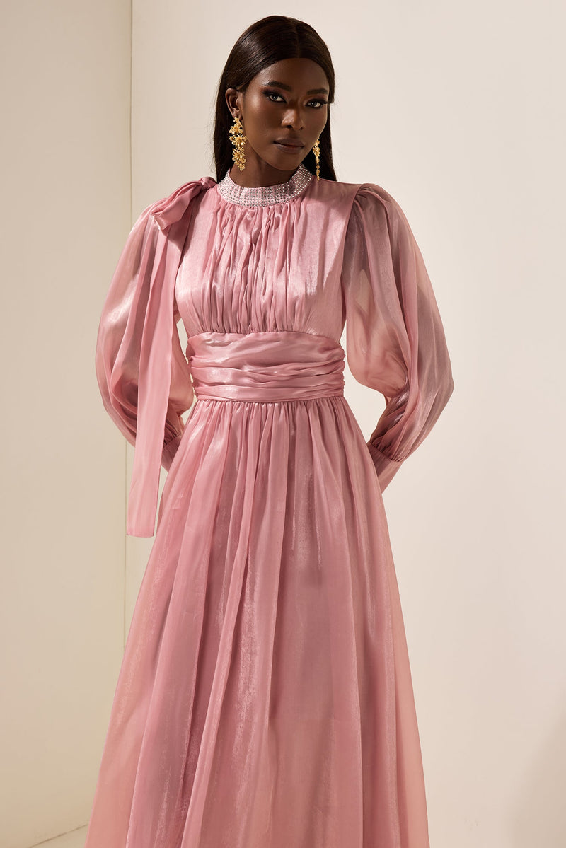 Beautifully Finished Dress in a Timeless Design