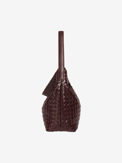 Beautifully Finished Bag in a Timeless Design