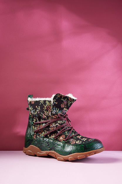 Beautifully Finished Boots in a Timeless Design