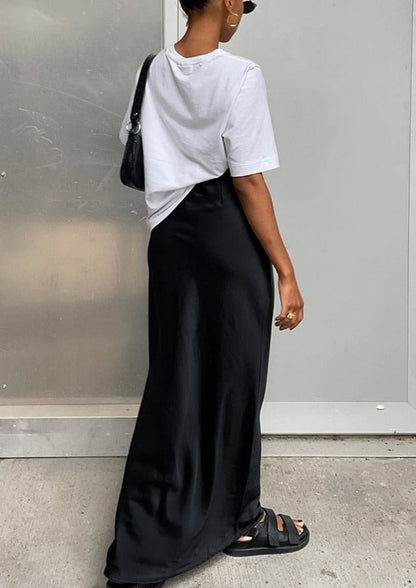 Well Tailored Garment with a Graceful Silhouette