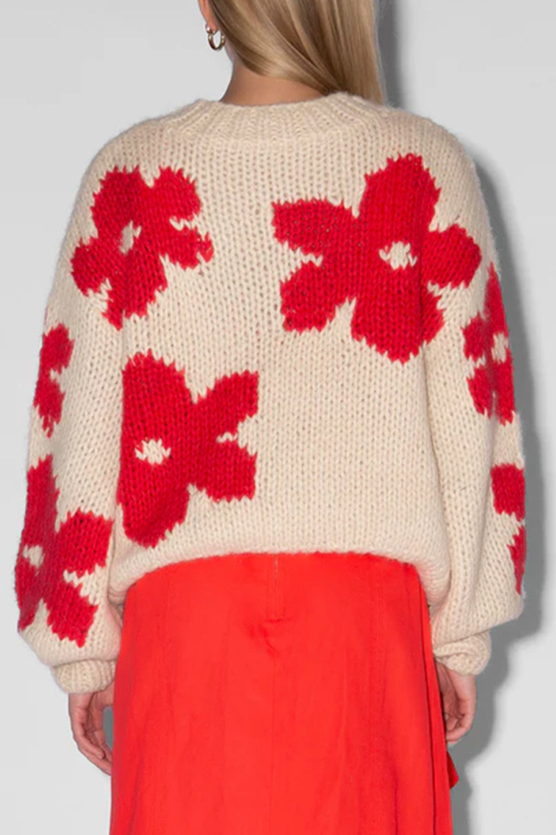 Gracefully Styled Sweater for Any Occasion