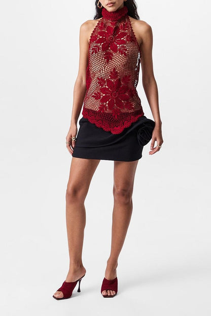 Effortlessly Elegant Top with a Timeless Design