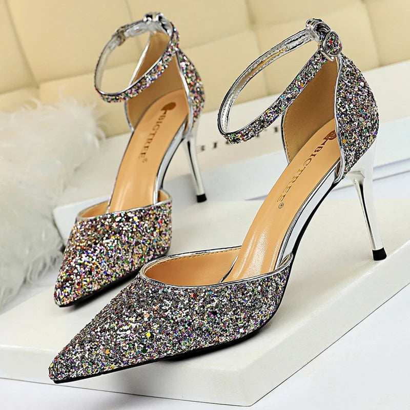 A Vintage Style Heels with Delicate Timeless Details