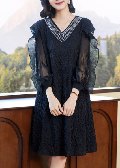 Beautifully Finished Dress in a Timeless Design