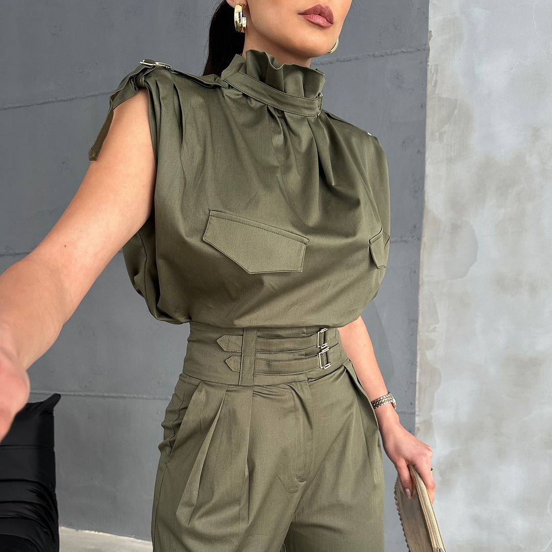 Effortlessly Elegant Garment with a Timeless Design