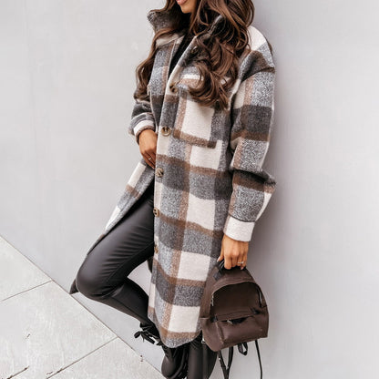 Well Tailored Coat with a Graceful Silhouette