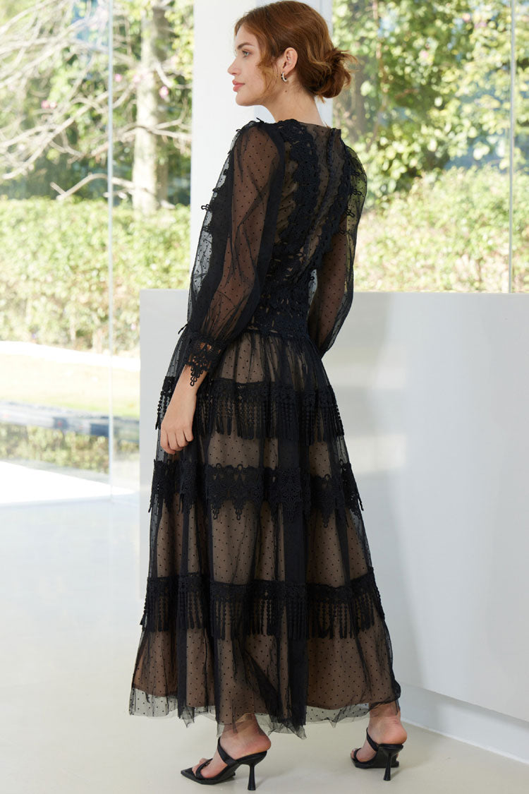 Well Tailored Dress with a Graceful Silhouette