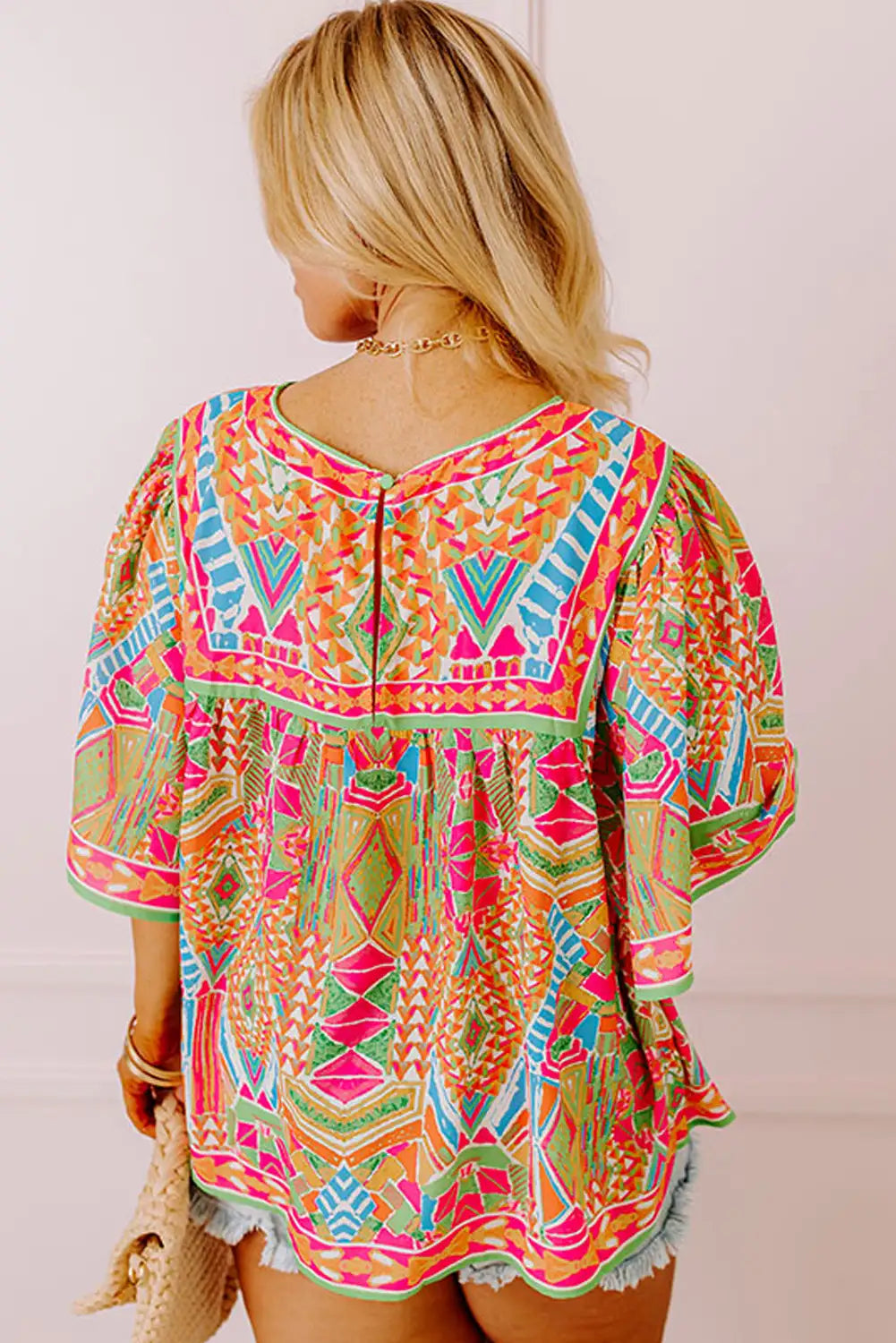 Sophisticated Blouse with a Clean Classic Look